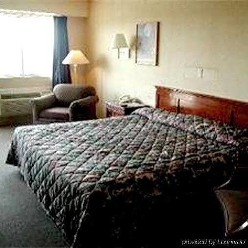 Super 8 By Wyndham Hazleton Motel Bagian luar foto